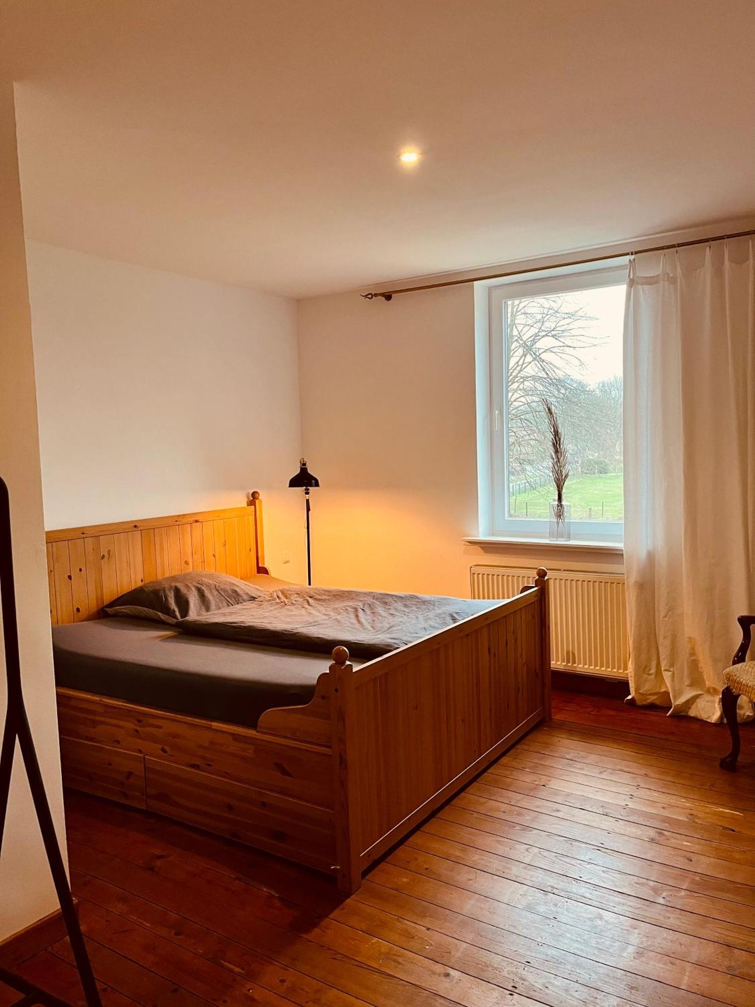 B E D & A G E D E S I G N -Extra Large- Wunderschoene Komplette Wohnung Mit Viel Platz & 4 Schlafzimmer B E D & A G E D E S I G N -Small- Wunderschoenes Zimmer Mit Bad Rechnungserstellung Fuer Geschaeftsreisende & Firmen Hünxe Exteriér fotografie