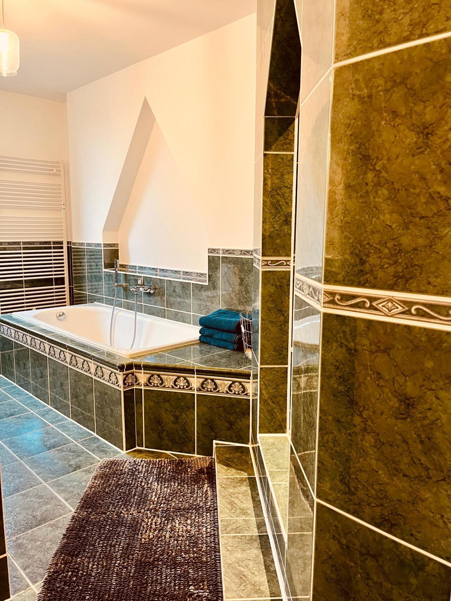 B E D & A G E D E S I G N -Extra Large- Wunderschoene Komplette Wohnung Mit Viel Platz & 4 Schlafzimmer B E D & A G E D E S I G N -Small- Wunderschoenes Zimmer Mit Bad Rechnungserstellung Fuer Geschaeftsreisende & Firmen Hünxe Exteriér fotografie